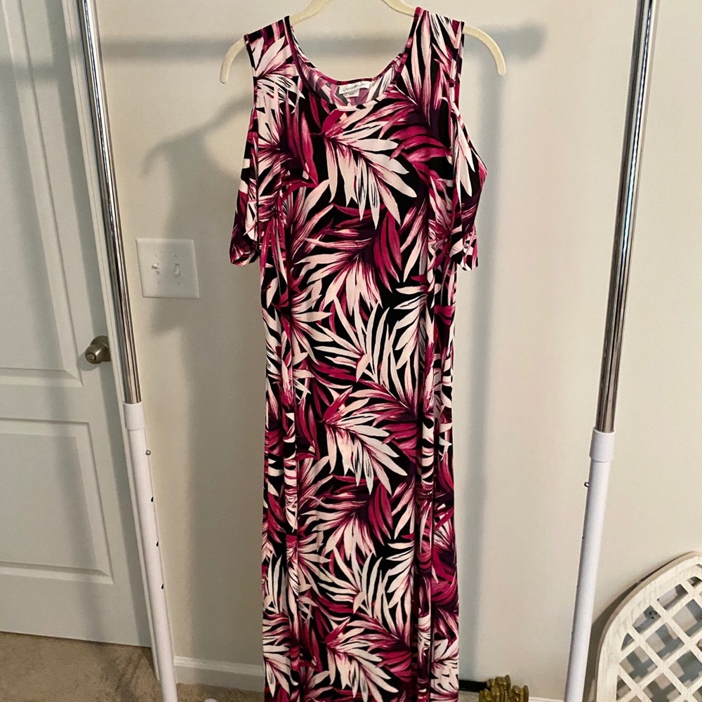 Tropical print cold shoulder maxi dress